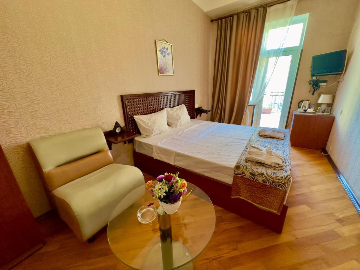 Nur Hotel & Terrace Cafe Baku Extérieur photo